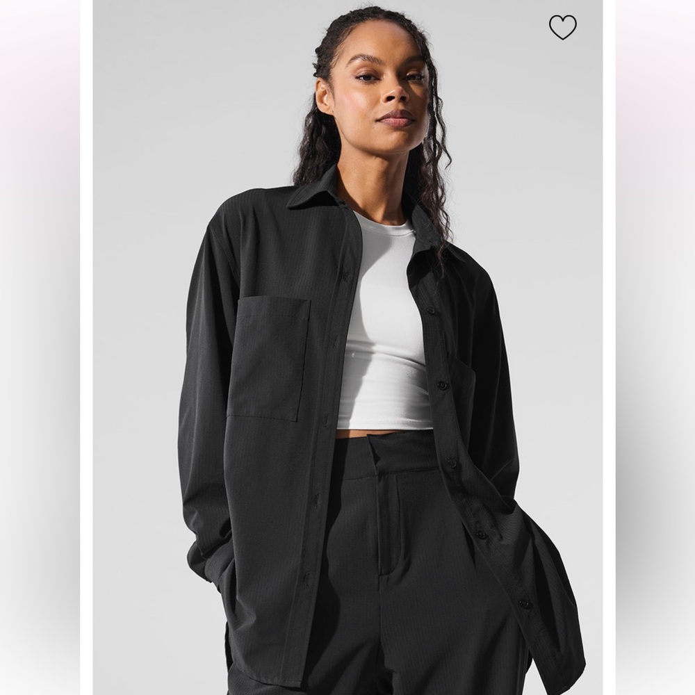ALO DREAMSCAPE BUTTON DOWN LONG SLEEVE in BLACK OVERSIZED FIT SIZE medium